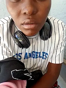 VirginPrincess06 online show from 12-20-25, 10:22