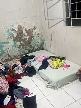 Snapshot of esthefany____putinha chatting on 11-22-25, 01:48 esthefany putinha online show from 11-22-25, 01:48