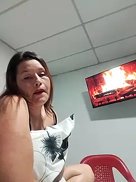 Paola-Lond online show from 11-28-25, 02:14