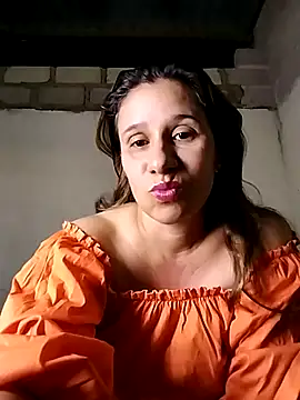 Snapshot of MIA-LARIOS chatting on 01-18-26, 03:43 MIA-LARIOS online show from 01-18-26, 03:43