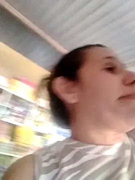 Snapshot of MIA-LARIOS chatting on 03-05-26, 09:33 MIA-LARIOS online show from 03-05-26, 09:33