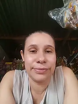 Snapshot of MIA-LARIOS chatting on 06-16-26, 10:01 MIA-LARIOS online show from 06-16-26, 10:01