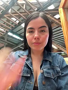 Snapshot of Marilyn_Monrou chatting on 12-18-25, 04:02 Marilyn Monrou online show from 12-18-25, 04:02