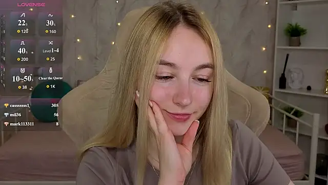 Snapshot of Shy_Polly chatting on 07-23-26, 01:58 Shy Polly online show from 07-23-26, 01:58