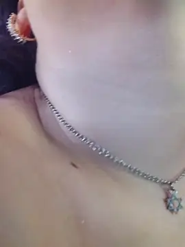 Roxxie saenz   online show from 11-29-25, 11:02