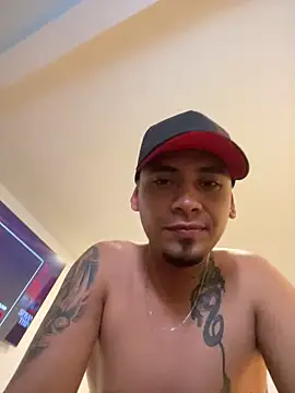 Snapshot of 1Panini21 chatting on 12-18-25, 06:03 1Panini21 online show from 12-18-25, 06:03