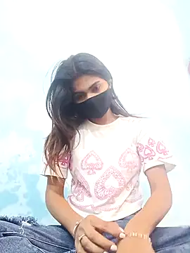 Snapshot of Lovely_girl- chatting on 12-23-25, 05:49 Lovely girl- online show from 12-23-25, 05:49