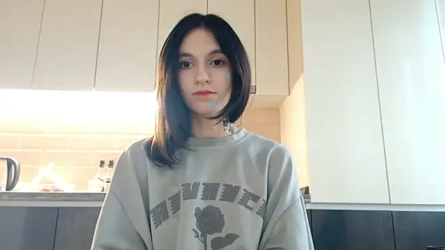 Snapshot of KennaElse chatting on 11-21-25, 10:25 KennaElse online show from 11-21-25, 10:25