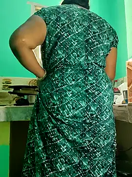Snapshot of Desicouple1706 chatting on 05-06-26, 01:25 Desicouple1706 online show from 05-06-26, 01:25