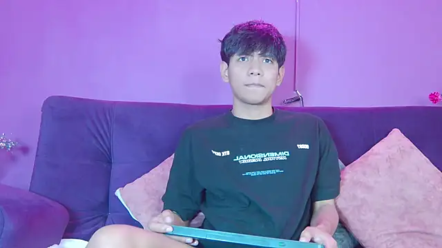 Snapshot of Liam_Sinclair chatting on 03-13-26, 07:53 Liam Sinclair online show from 03-13-26, 07:53