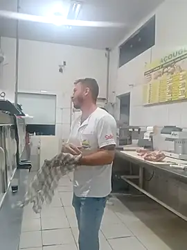 RobertoLuiz84 online show from 04-28-26, 01:38