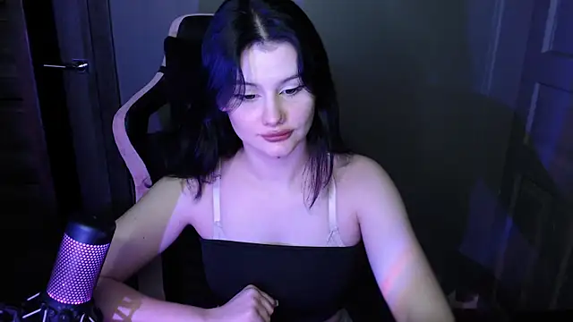 Snapshot of Moon_raven chatting on 02-23-26, 07:33 Moon raven online show from 02-23-26, 07:33