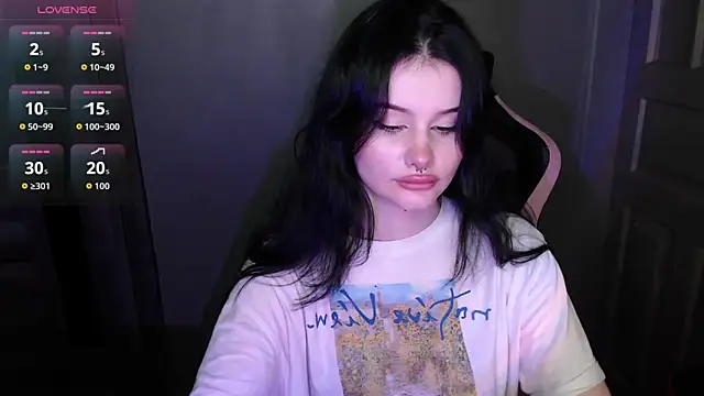 Snapshot of Moon_raven chatting on 03-27-26, 11:15 Moon raven online show from 03-27-26, 11:15