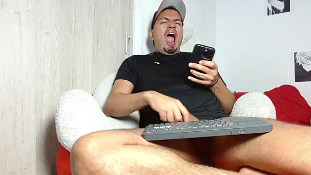 Snapshot of Henry_villa23 chatting on 02-19-26, 05:47 Henry villa23 online show from 02-19-26, 05:47