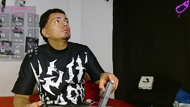 Snapshot of Henry_villa23 chatting on 03-12-26, 05:13 Henry villa23 online show from 03-12-26, 05:13