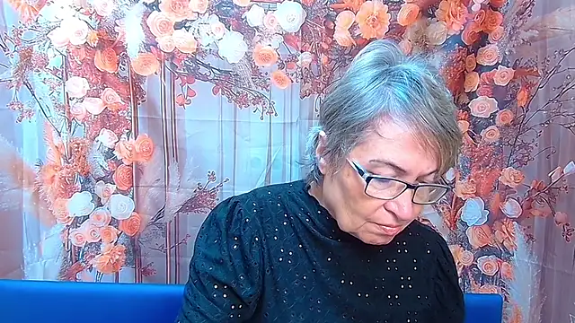 OlgaLuck online show from 11-28-25, 06:27