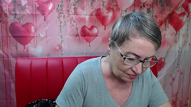 Snapshot of OlgaLuck chatting on 03-12-26, 06:08 OlgaLuck online show from 03-12-26, 06:08