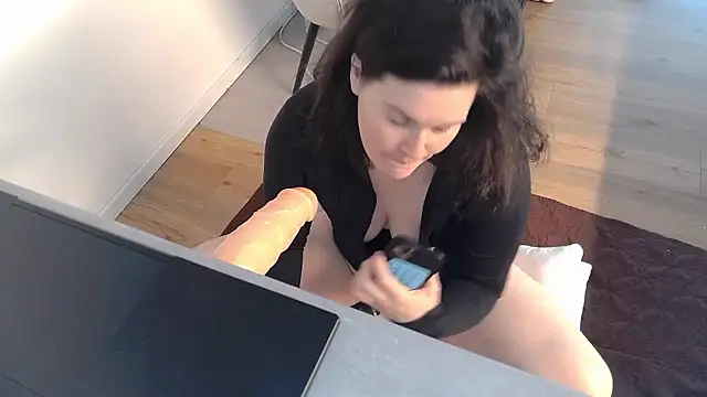 Snapshot of ada_in_europe chatting on 01-09-26, 01:14 ada in europe online show from 01-09-26, 01:14