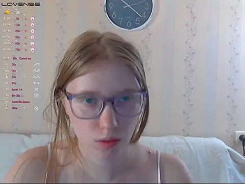 LustfulSarah online show from 10-04-25, 07:23