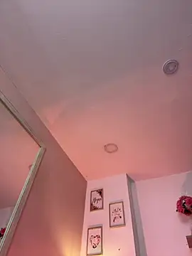 LauraRaider online show from 04-21-26, 09:39