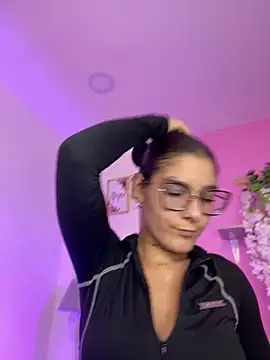 Snapshot of LauraRaider chatting on 07-12-26, 12:34 LauraRaider online show from 07-12-26, 12:34