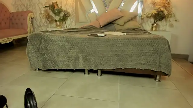 Mysterius Woman online show from 04-29-26, 11:14