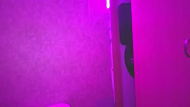 Malia fox online show from 11-28-25, 06:54