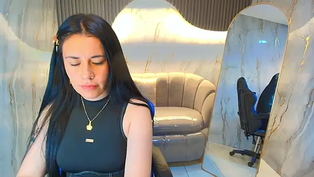 Snapshot of celeste_blue_r chatting on 11-26-25, 08:43 celeste blue r online show from 11-26-25, 08:43