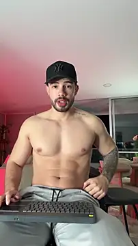 Valenthino Salvatore online show from 12-20-25, 04:19