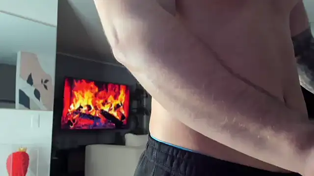 Valenthino Salvatore online show from 04-04-26, 05:06