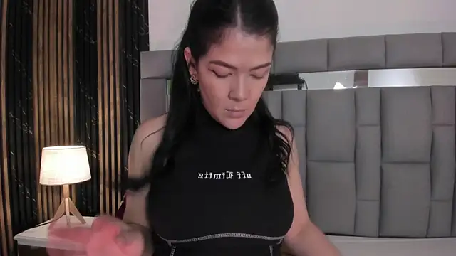 Snapshot of amaia_santini chatting on 07-23-26, 07:23 amaia santini online show from 07-23-26, 07:23