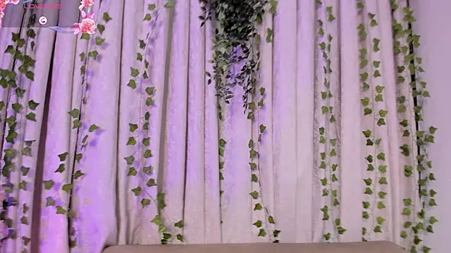 Snapshot of BritneyCortz_ chatting on 11-25-25, 10:32 BritneyCortz online show from 11-25-25, 10:32