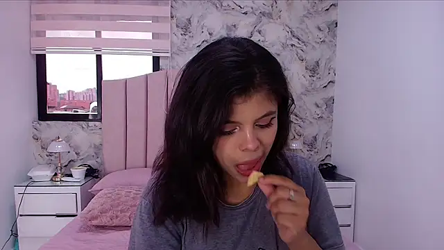 Snapshot of katsumi_yan chatting on 01-08-26, 07:27 katsumi yan online show from 01-08-26, 07:27