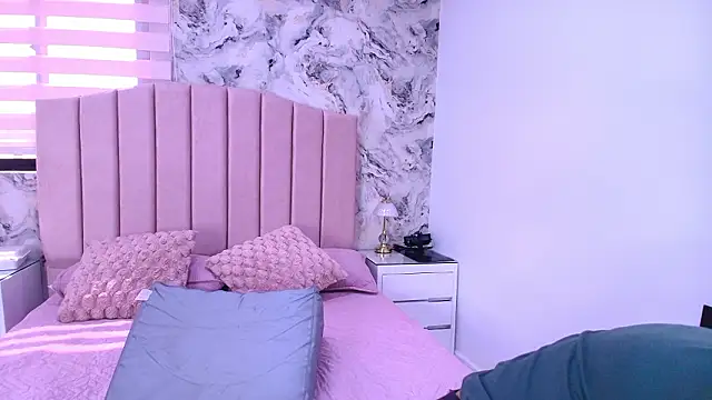 Snapshot of katsumi_yan chatting on 02-12-26, 07:09 katsumi yan online show from 02-12-26, 07:09