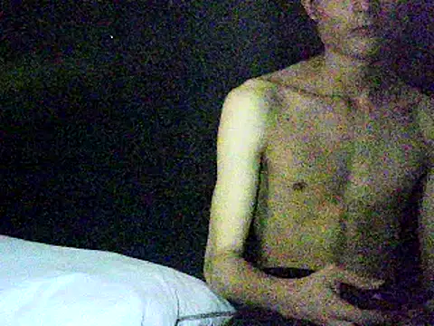 Snapshot of andrew_grant chatting on 11-23-25, 07:24 andrew grant online show from 11-23-25, 07:24