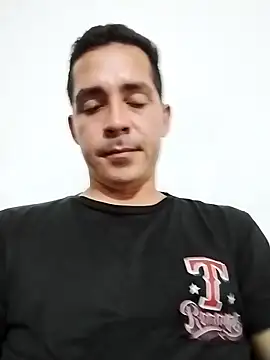 Snapshot of Logan_hetero1 chatting on 11-23-25, 07:19 Logan hetero1 online show from 11-23-25, 07:19