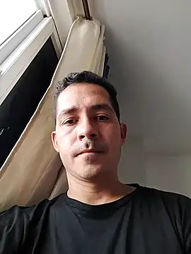 Snapshot of Logan_hetero1 chatting on 11-23-25, 07:57 Logan hetero1 online show from 11-23-25, 07:57