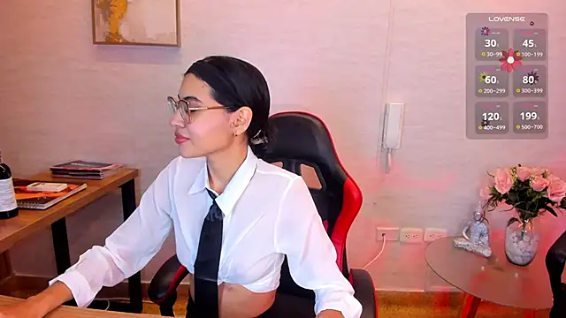 Snapshot of VanessaBoch chatting on 05-17-26, 07:54 VanessaBoch online show from 05-17-26, 07:54