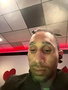 Snapshot of MTheRealrDLlongCrippler chatting on 01-12-26, 11:37 MTheRealrDLlongCrippler online show from 01-12-26, 11:37