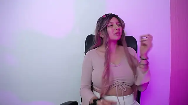 Snapshot of CandySwan chatting on 02-05-26, 11:26 CandySwan online show from 02-05-26, 11:26