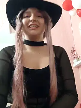 Snapshot of CandySwan chatting on 02-16-26, 11:56 CandySwan online show from 02-16-26, 11:56