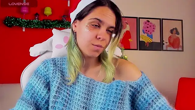 Snapshot of LiraBelle chatting on 12-17-25, 03:23 LiraBelle online show from 12-17-25, 03:23