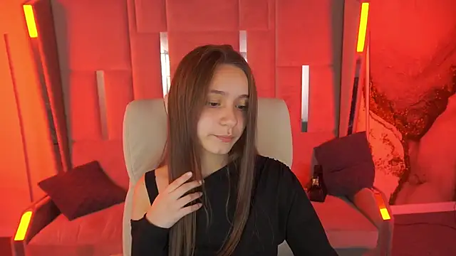 TinyNatalie online show from 11-25-25, 07:19