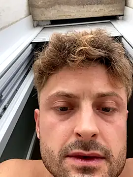 Snapshot of albanese25 chatting on 11-22-25, 07:07 albanese25 online show from 11-22-25, 07:07