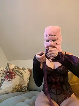 Snapshot of norafack33 chatting on 11-22-25, 03:11 norafack33 online show from 11-22-25, 03:11