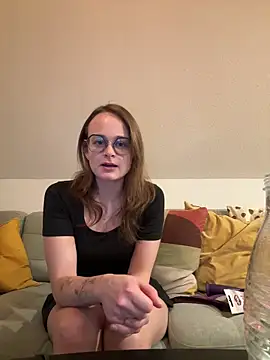 Snapshot of norafack33 chatting on 02-08-26, 05:05 norafack33 online show from 02-08-26, 05:05