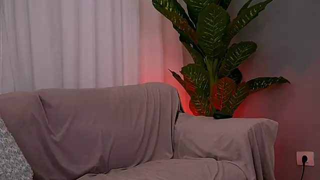 Snapshot of VanessaSinX chatting on 12-04-25, 08:39 VanessaSinX online show from 12-04-25, 08:39