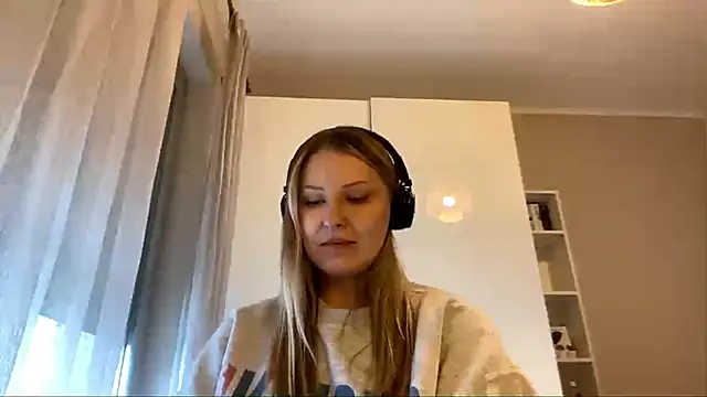 BrianneVaneps online show from 12-04-25, 12:14