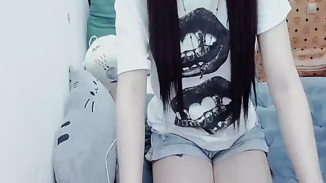 Snapshot of Alice-Hot88 chatting on 11-26-25, 12:28 Alice-Hot88 online show from 11-26-25, 12:28