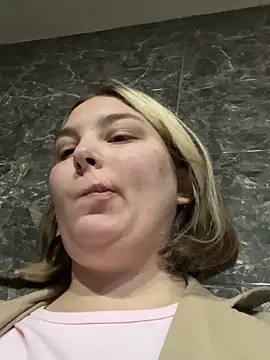 Snapshot of KateBurlesk chatting on 11-26-25, 09:10 KateBurlesk online show from 11-26-25, 09:10